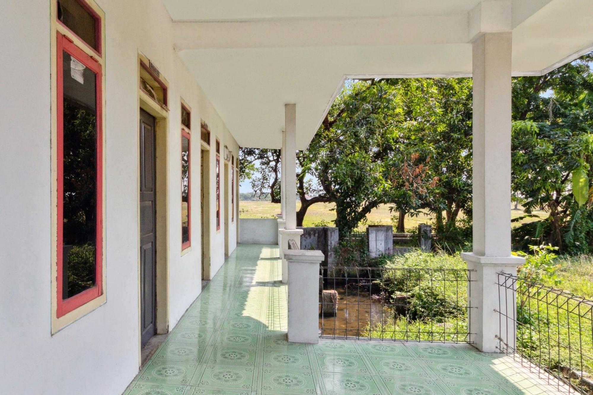 Spot On 92832 Al Mahira Syariah Otel Majalengka Dış mekan fotoğraf